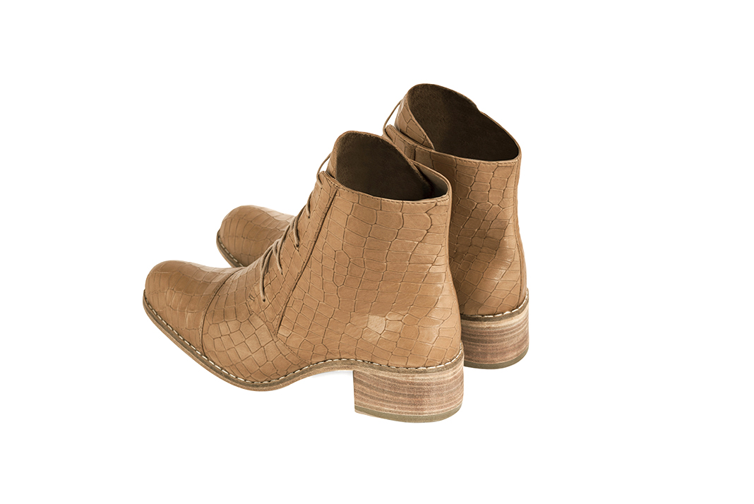 Camel beige women's ankle boots with laces at the front. Round toe. Low leather soles. Rear view - Florence KOOIJMAN